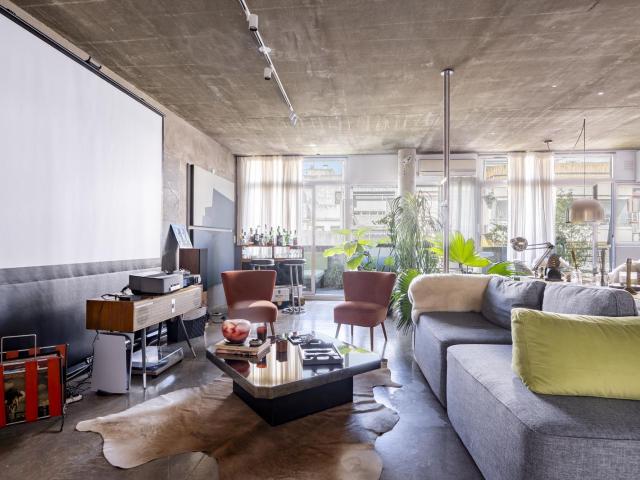 Alquiler Departamento de 2 ambientes, piso alto con balcón y cochera en Recoleta