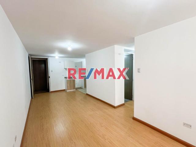 Alquiler Departamento De Estreno En Primer Piso Condominio Las Praderas