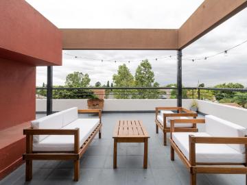 Alquiler departamento de lujo en Mart?nez: dos plantas, con terraza propia y vista al r