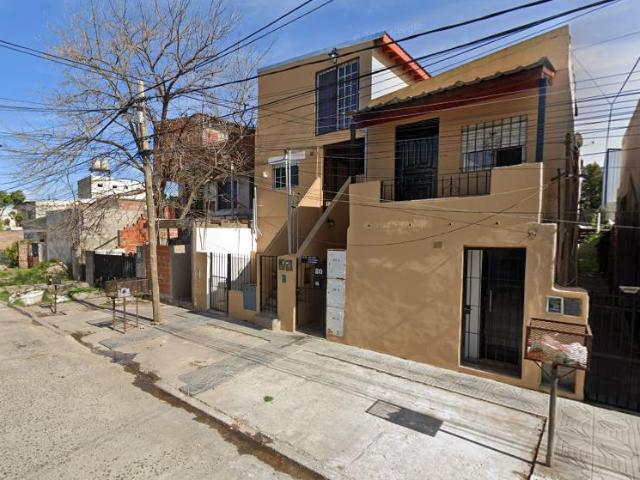 Alquiler Departamento en El Talar, Tigre, al frente con patio, a 1 cuadra de Ruta 197