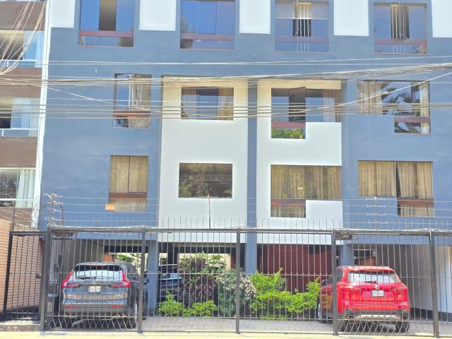 “Alquiler: Departamento En San Borja Norte | 4 Habitaciones | Cochera | Frente A Parque”