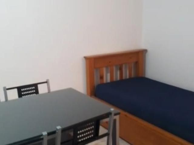 Alquiler. Departamento Sobre Calle Brasil