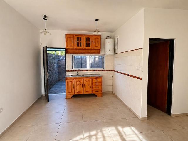 ALQUILER DEPARTAMENTO / PH 3 AMBIENTES CON PATIO Y COCHERA MONTE GRANDE