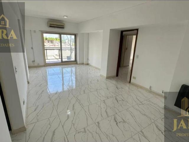 Alquiler departamento Quilmes centro centro 4 ambientes con cochera