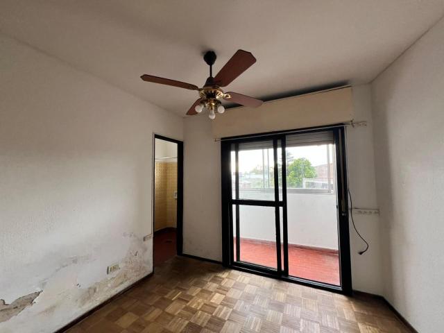 Alquiler departamento Rosario 1 dormitorio escalera La Tablada bajas expensas