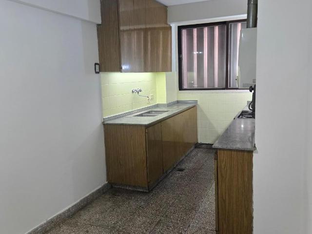 Alquiler departamento Rosario 3 dormitorios Cochera Patio Planta Baja Centro Mitre y Pellegrini