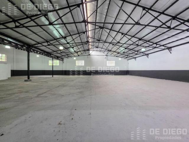 Alquiler deposito 788 m2 parque empresarial con seguridad Monte Grande Esteban Echeverria