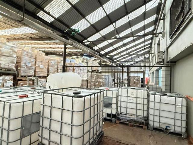 Alquiler Depósito con oficinas Constitucion 6800 mts cub en 4 plantas VENTA