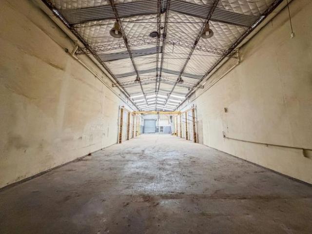 ALQUILER DEPOSITO POMPEYA 590 m2 MIXTURA 4