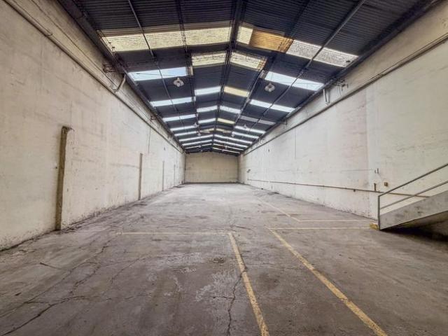 ALQUILER DEPOSITO POMPEYA 590 m2 MIXTURA 4