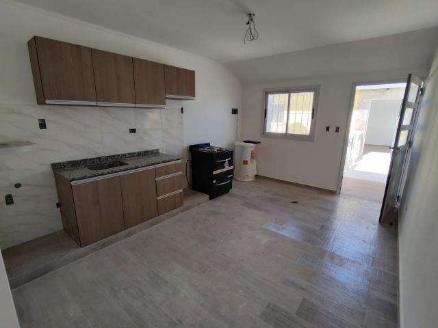Alquiler Dos Ambientes con Balcón en Villa Luzuriaga