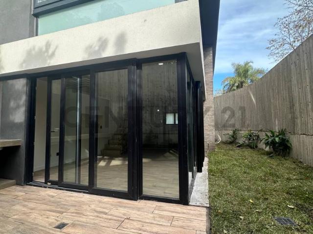 ALQUILER DUPLEX 3 AMBIENTES EN PARQUE LELOIR