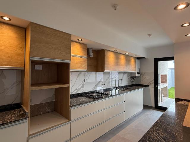 Alquiler Duplex 3 dorm 3 baños Docta