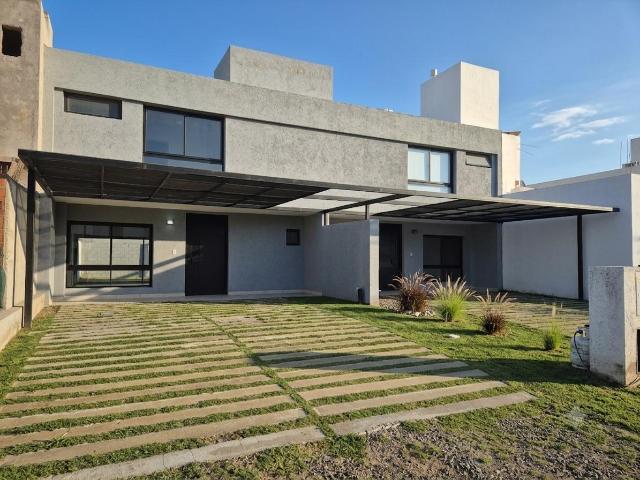 ALQUILER DUPLEX 3 DORMITORIOS MANANTIALES
