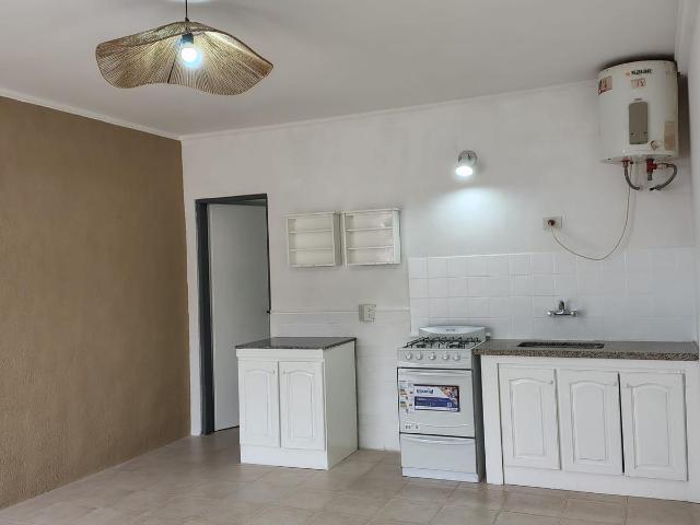 ALQUILER duplex 2 ambientes AMPLIOS, 1 habitacion, cocina comedor, ba?o, patio y cochera ? 44m? en San Juan Maschwitz