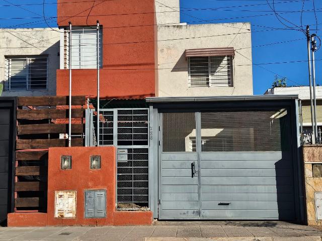 ALQUILER DÚPLEX DE 3 DORMITORIOS CÓRDOBA – Patio con asador