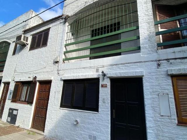 ALQUILER. Duplex de 1 dormitorio en barrio Sur
