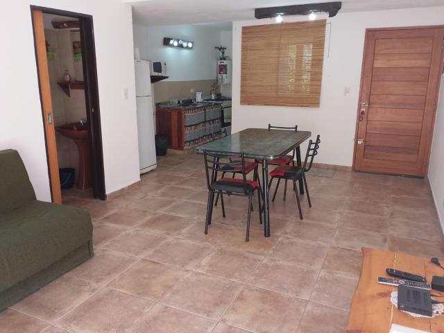 ALQUILER Dúplex de 2 dormitorios con patio y cochera Zona Hogar Champaquí