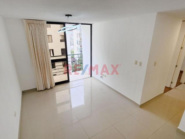 Alquiler En Condominio Departamento + Estacionamiento Chorrillos