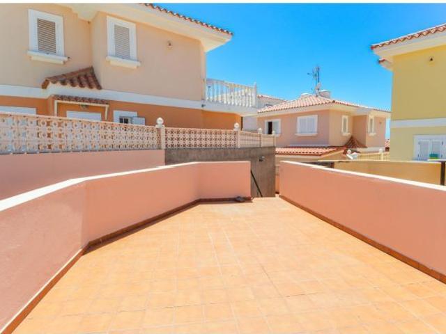 Alquiler en Loma 2: Casa tipo dúplex,amplia terraza, vistas al mar y zona de barbacoa