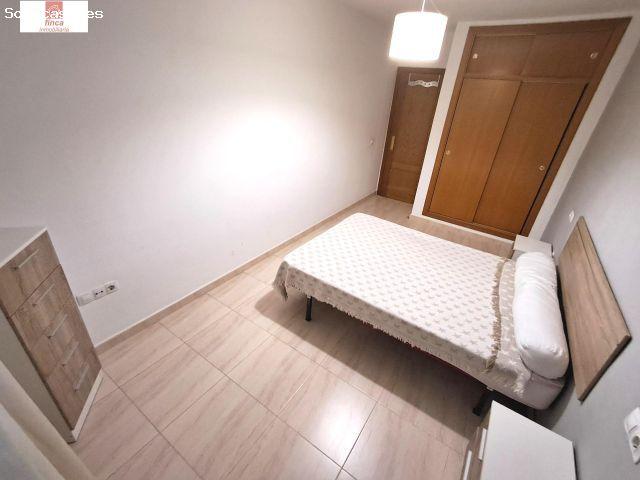 ALQUILER EN MONTIJO DE PISO AMUEBLADO CON ASCENSOR Y GARAJE, CALEFACCIÓN, SPLIT DE AIRE EN SALÓN, LU