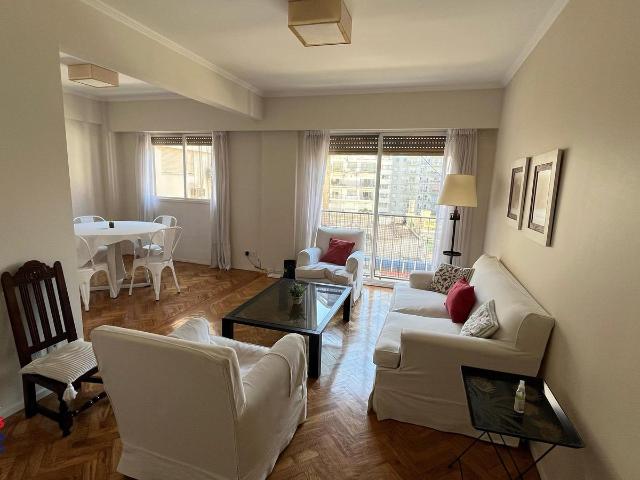 ¡Alquiler equipado y amoblado, 2 ambientes, piso alto, c/lavarropa!