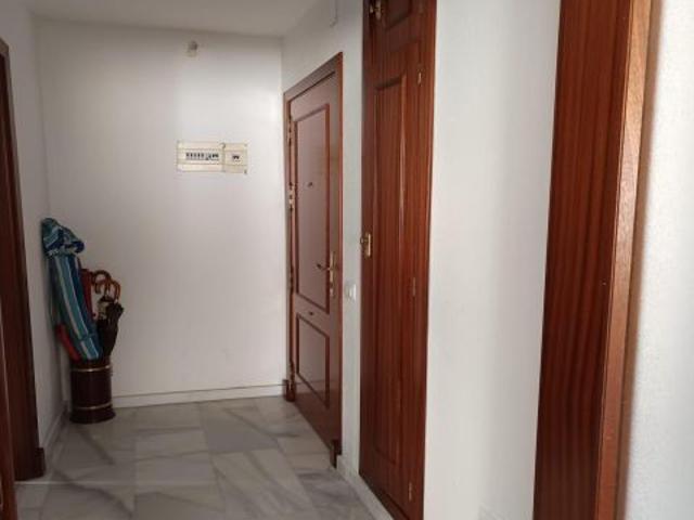 ALQUILER EXCLUSIVAMENTE PARA TEMPORADA ESCOLAR DE PISO EN EL CENTRO DE PUERTO REAL