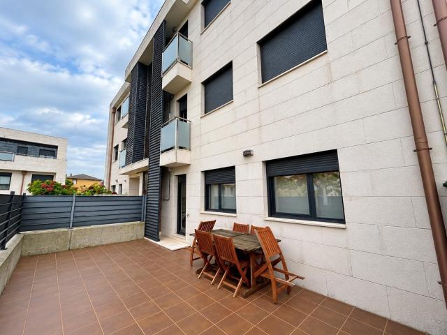 ALQUILER FIJO EN SAN ROMÁN, SANTANDER – BAJO CON TERRAZA, JARDÍN Y PISCINA COMUNITARIA
