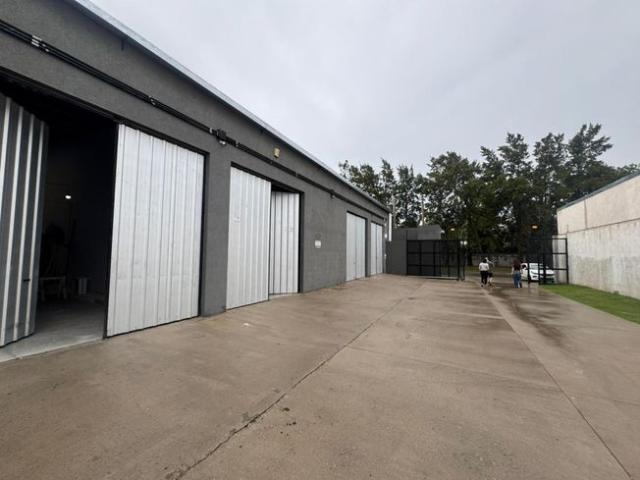 Alquiler galpon deposito comercial fisherton tierra nueva