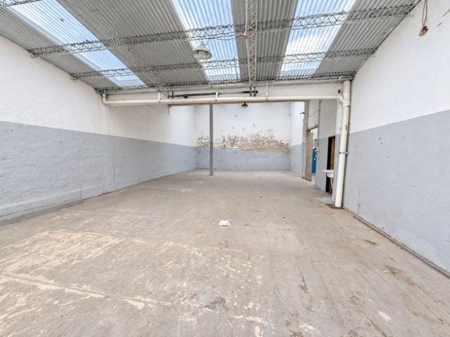 ALQUILER GALPÓN / LOCAL COMERCIAL 986 m² – AV. HIPÓLITO YRIGOYEN – AVELLANEDA