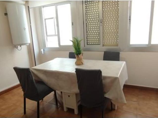 ALQUILER HABITACIÓN CENTRO ELDA Y WIFI+CANALES DE PAGO INCLUIDOS!