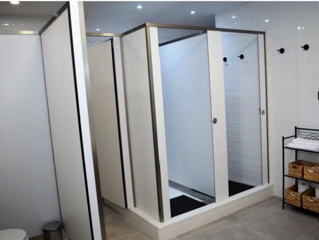 ALQUILER HABITACIÓN 13M TODO INCLUIDO SOLO CHICAS A 100M DE LA UNIVERSIDAD