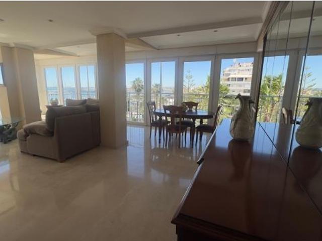 ¡ALQUILER LARGA TEMPORADA! APARTAMENTO EN PRIMERA LINEA CON INCREIBLES VISTAS DESPEJADAS