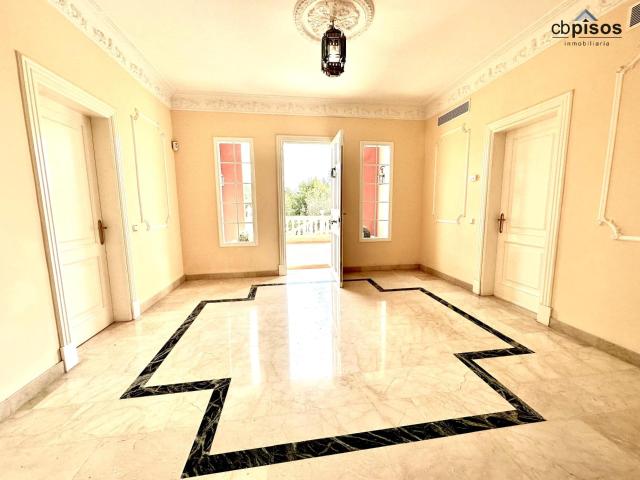 ALQUILER LARGA TEMPORADA – VILLA DE LUJO EN CASTILLO DE BENDINAT CON PISCINA Y TERRAZAS PRIVADAS