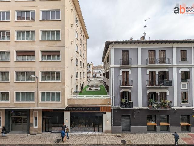 alquiler loft en ensanche, pamplona