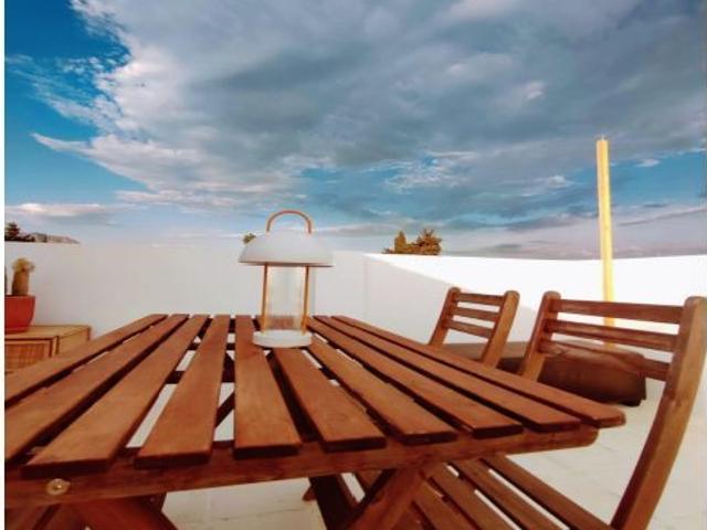 ALQUILER LUMINOSO ADOSADO RECIÉN REFORMADO EN TORREBLANCA DEL SOL VISTAS AL MAR