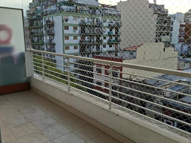 ALQUILER LUMINOSO DOS AMBIENTES SOBRE AVENIDA DIRECTORIO ? 47m?