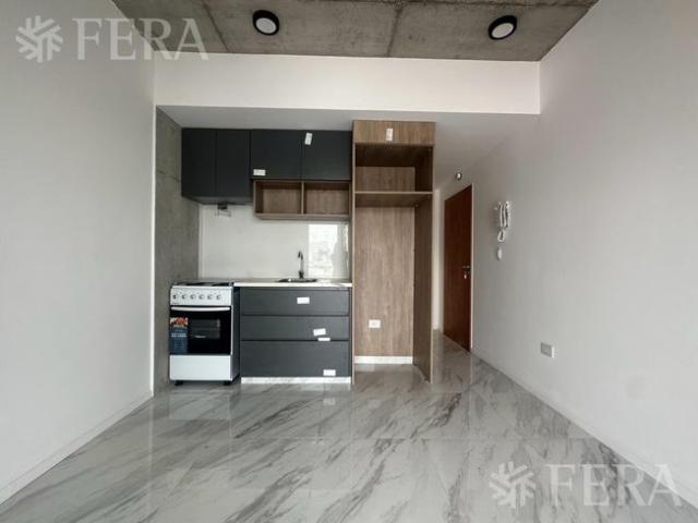 Alquiler monoambiente con balcón en Wilde