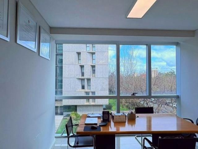Alquiler Oficina en Edificio Alto Buro