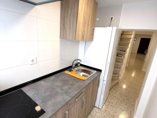 Alquiler para profesores en Alcalá del Río | 2 habitaciones, terraza y patio