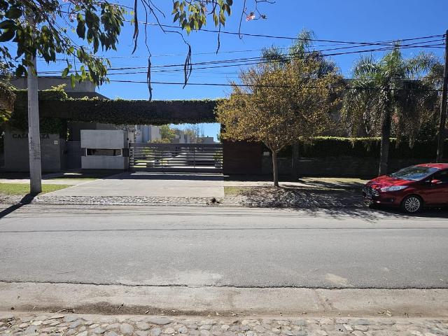 Alquiler permanente Casa Plaza B° Villa Belgrano Dúplex 3 Dormitorios
