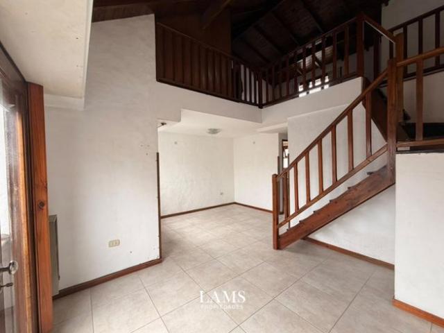 Alquiler Ph 2 ambientes en Planta Alta Barrio Chauvin