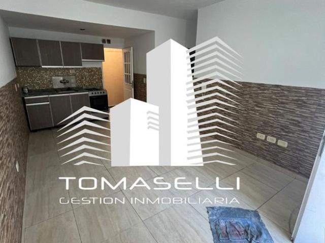 ALQUILER PH 3 AMBIENTES CON PATIO LOMAS DEL MIRADOR