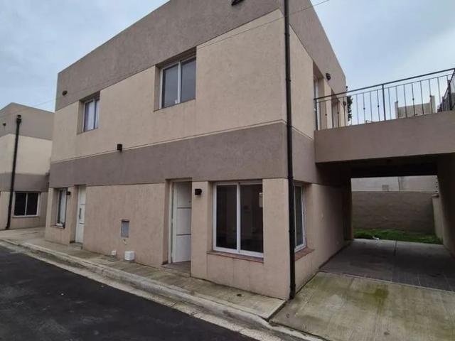 Alquiler PH de 3 Ambientes Con Cochera Patio y Balcon Ituzaingo
