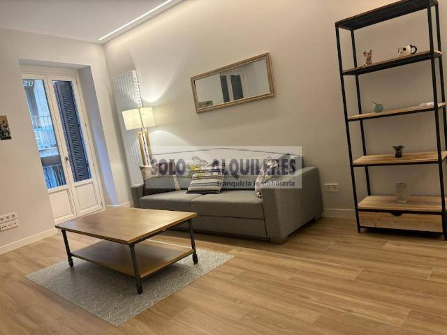 Alquiler piso en Casco Antiguo Pamplona/Iruña | 1200 € | 80 m²