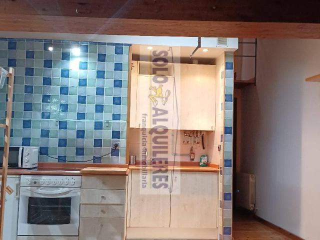 Alquiler piso en Casco Antiguo Pamplona/Iruña | 700 € | 84 m²
