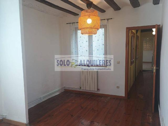 Alquiler piso en Casco Antiguo Pamplona/Iruña | 950 € | 89 m²
