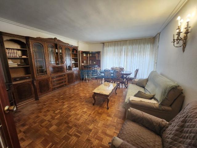 Alquiler Piso en El Espolón, Logroño. 1.300 €