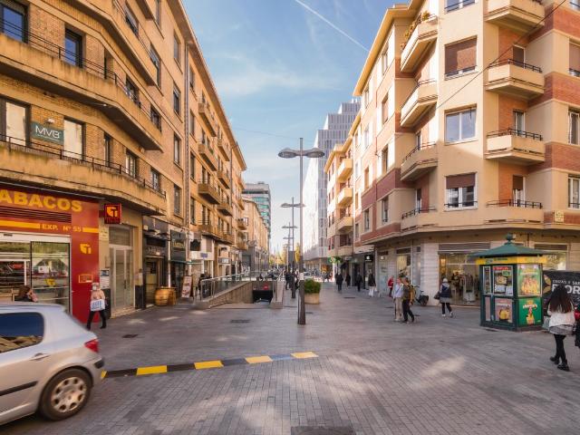 alquiler piso en ensanche, pamplona