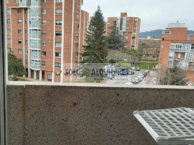 Alquiler Piso en Ermitagaña Mendebaldea Pamplona/Iruña | 1200 € | 130 m²